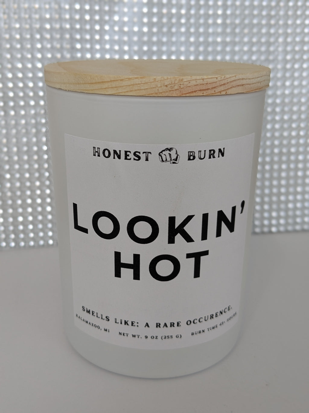 Lookin' Hot - 9oz Soy Candle - Ready to Gift (Box & Card Included)
