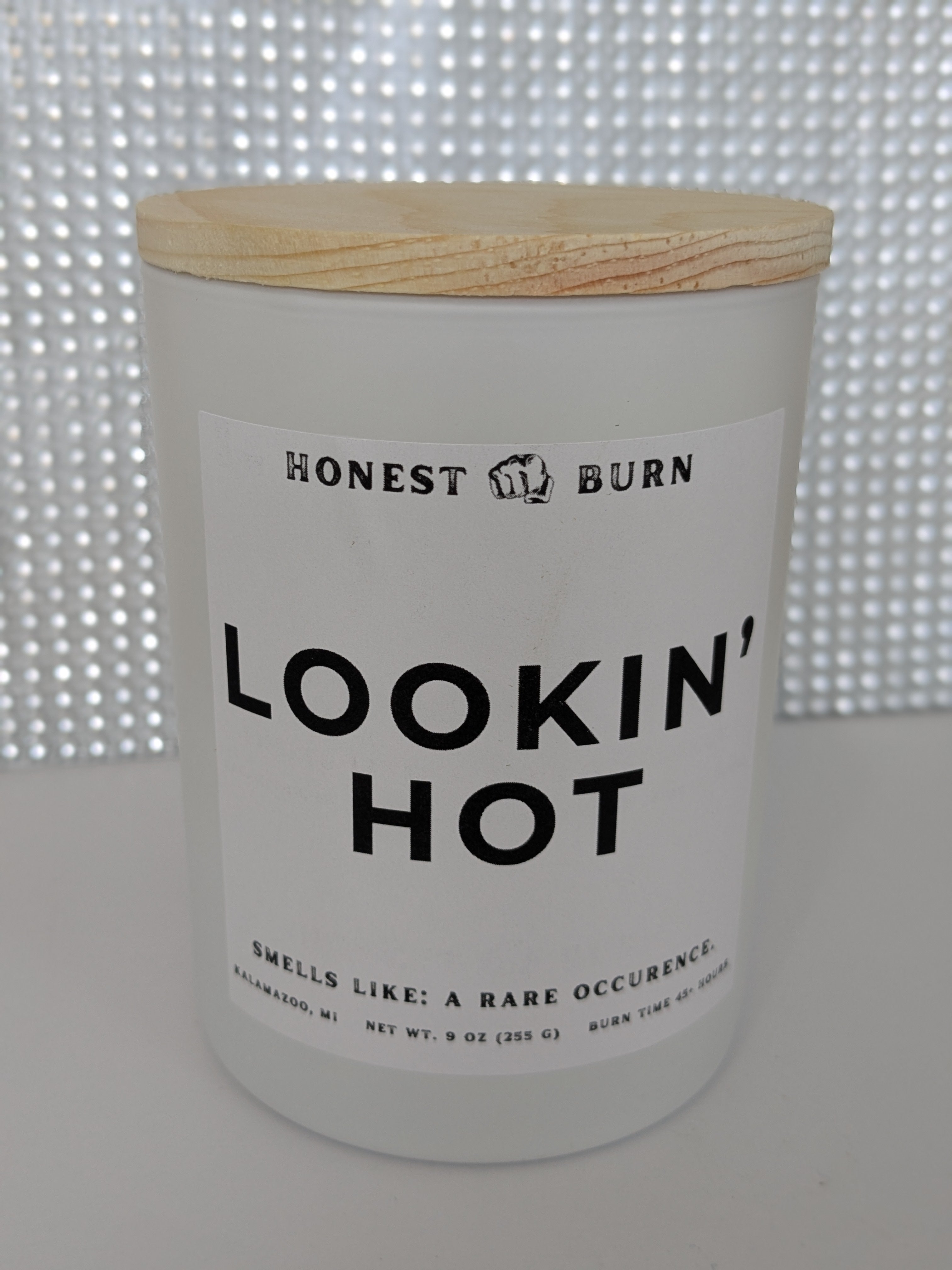 Lookin' Hot - 9oz Soy Candle - Ready to Gift (Box & Card Included)